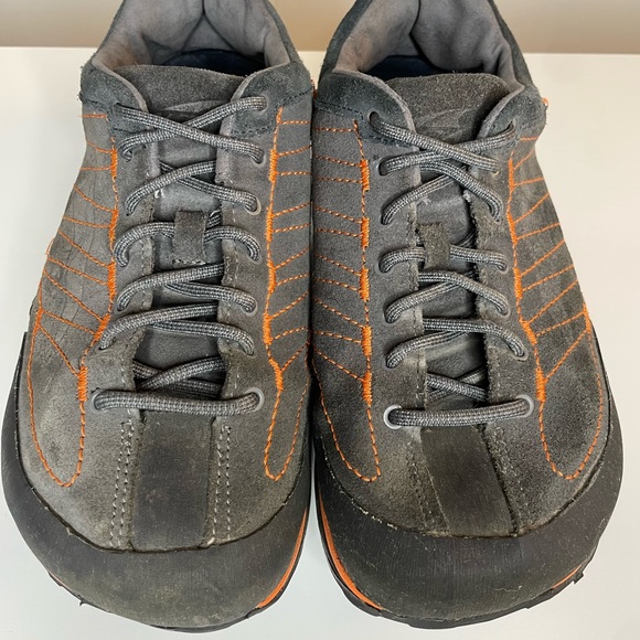 Altra Women's Grafton Size 7 Outdoors Shoes Gray/Orange Genuine Suede Rubber - Picture 2 of 12